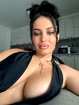 Snapshot of melissablack chatting on 09.30.25 melissablack online show from 09.30.25