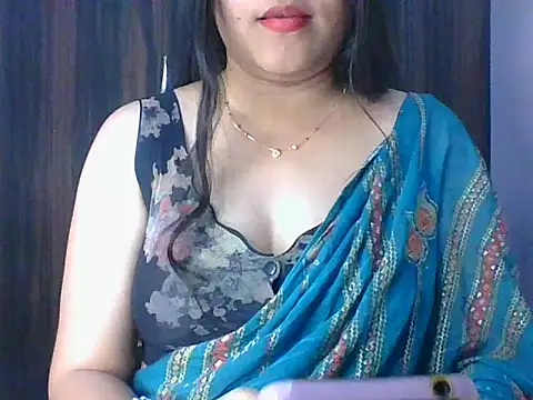 Snapshot of santurmom chatting on 06.16.26 santurmom online show from 06.16.26