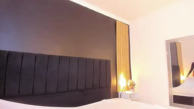 sweetsofia18 online show from 09.25.25