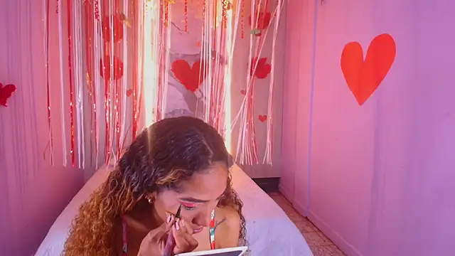 Charlotte Love10 online show from 02.14.25