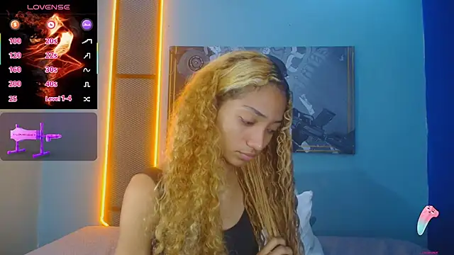 Charlotte Love10 online show from 11.06.25