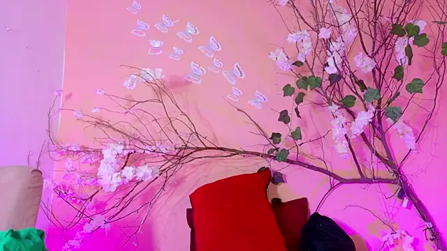 Charlotte Love10 online show from 07.12.26
