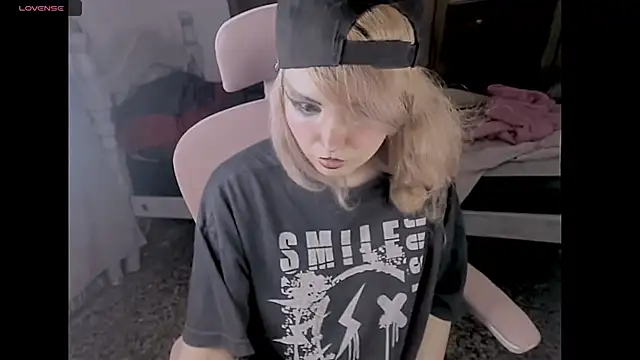 Snapshot of madokapruriens chatting on 09.20.25 madokapruriens online show from 09.20.25