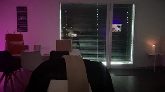 Snapshot of WilloGirl chatting on 03.16.25 WilloGirl online show from 03.16.25