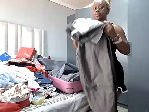 Pearl 00 online show from 04.05.26