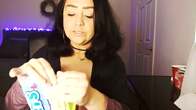 Snapshot of AlyssiaAmoreXO chatting on 04.28.26 AlyssiaAmoreXO online show from 04.28.26