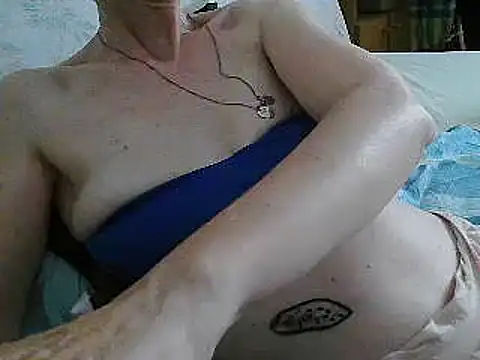 Snapshot of VeneRed chatting on 06.27.26 VeneRed online show from 06.27.26
