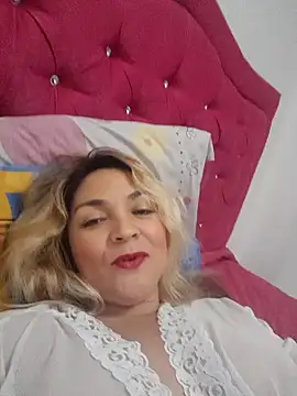 Snapshot of MalorySweet chatting on 01.13.25 MalorySweet online show from 01.13.25