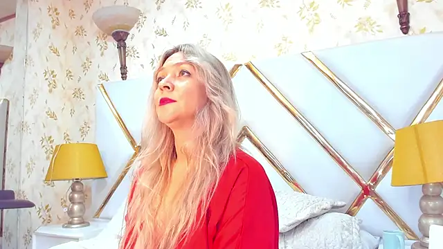 Snapshot of MalorySweet chatting on 01.28.25 MalorySweet online show from 01.28.25