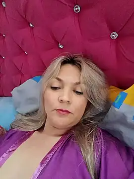 Snapshot of MalorySweet chatting on 02.09.25 MalorySweet online show from 02.09.25