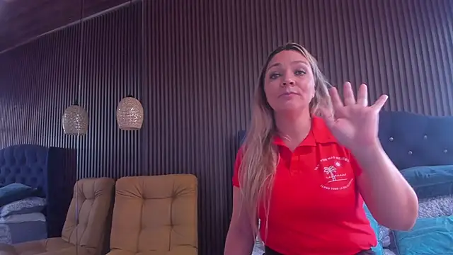 Snapshot of MalorySweet chatting on 02.26.25 MalorySweet online show from 02.26.25