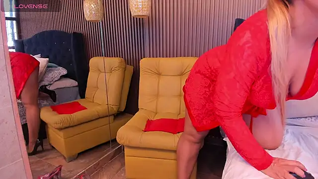 Snapshot of MalorySweet chatting on 03.22.25 MalorySweet online show from 03.22.25