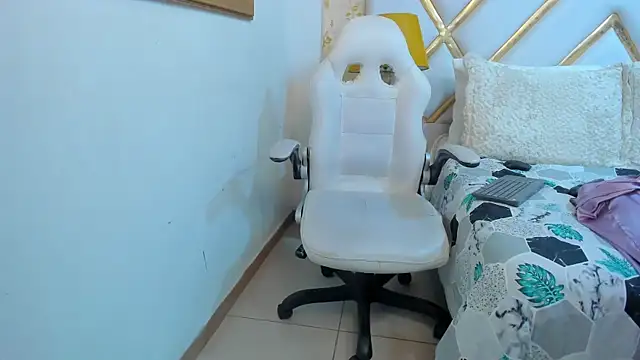 Snapshot of MalorySweet chatting on 09.14.25 MalorySweet online show from 09.14.25