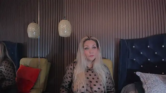 Snapshot of MalorySweet chatting on 02.25.26 MalorySweet online show from 02.25.26