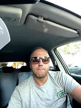 Snapshot of Lecatore80 chatting on 10.02.25 Lecatore80 online show from 10.02.25