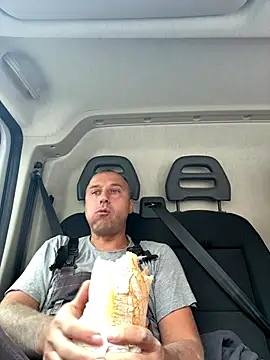 Snapshot of Lecatore80 chatting on 10.13.25 Lecatore80 online show from 10.13.25