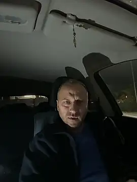 Snapshot of Lecatore80 chatting on 10.18.25 Lecatore80 online show from 10.18.25