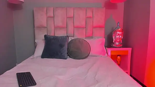 Lucy Williiams online show from 02.20.26