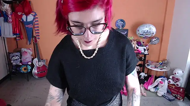 MissMiia2 online show from 02.05.25