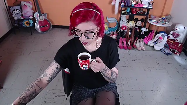 MissMiia2 online show from 02.05.25