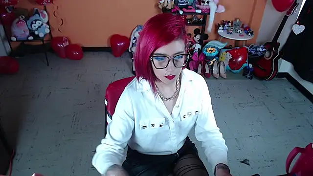 MissMiia2 online show from 02.24.25