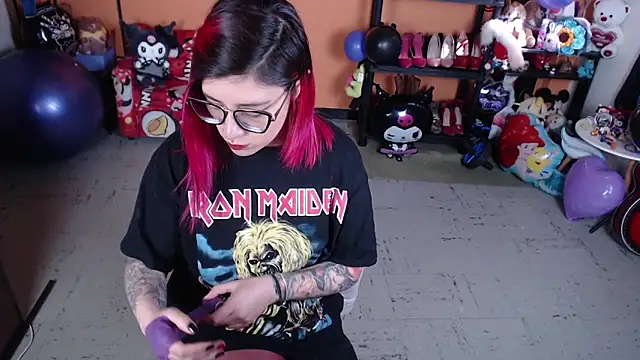 MissMiia2 online show from 09.12.25