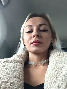 Diamond Bunny  online show from 12.14.24