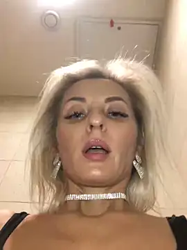 Diamond Bunny  online show from 12.28.24