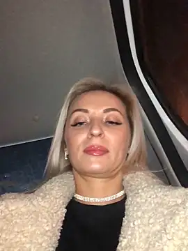 Diamond Bunny  online show from 01.03.25