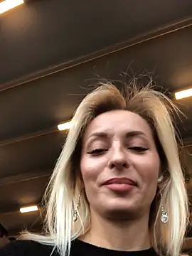 Diamond Bunny  online show from 03.20.25