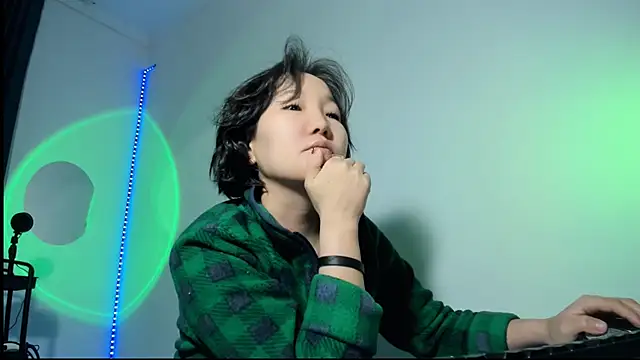 Snapshot of himeros_goddess chatting on 12.23.24 himeros goddess online show from 12.23.24