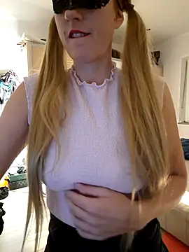 Hexe12346 online show from 10.23.25