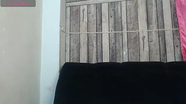 Snapshot of rosa_pretty chatting on 12.05.25 rosa pretty online show from 12.05.25