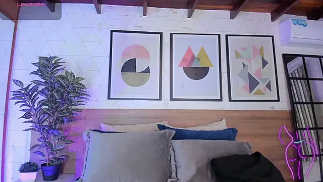 Snapshot of MiaKay1 chatting on 02.02.26 MiaKay1 online show from 02.02.26