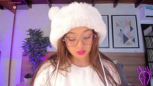 Snapshot of MiaKay1 chatting on 02.24.26 MiaKay1 online show from 02.24.26