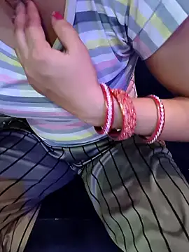 Snapshot of kaveerpooja947 chatting on 04.19.26 kaveerpooja947 online show from 04.19.26