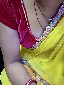 Snapshot of kaveerpooja947 chatting on 05.14.26 kaveerpooja947 online show from 05.14.26