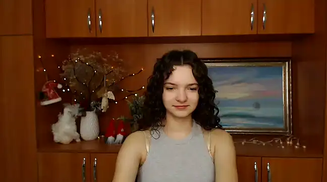 Snapshot of _SusieSu_ chatting on 12.21.24 SusieSu online show from 12.21.24