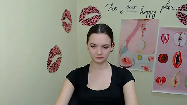 Snapshot of _SusieSu_ chatting on 03.17.25 SusieSu online show from 03.17.25