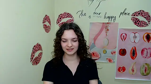 Snapshot of _SusieSu_ chatting on 03.19.25 SusieSu online show from 03.19.25