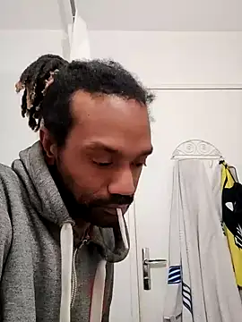 Snapshot of bas2ana chatting on 12.11.24 bas2ana online show from 12.11.24