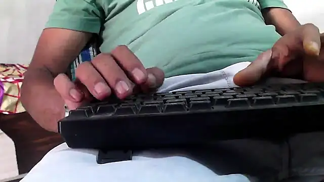 Snapshot of GO_LALA chatting on 02.15.25 GO LALA online show from 02.15.25