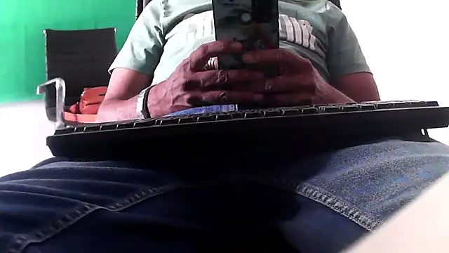 Snapshot of GO_LALA chatting on 03.18.25 GO LALA online show from 03.18.25