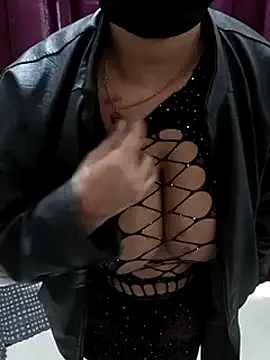 Anamika Kapoor online show from 01.02.25