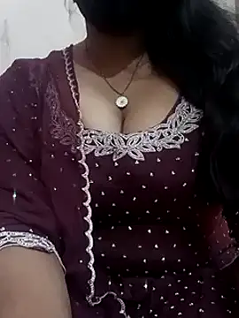 Anamika Kapoor online show from 01.05.25