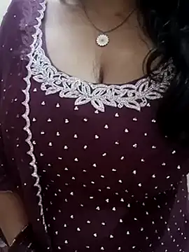 Anamika Kapoor online show from 01.05.25