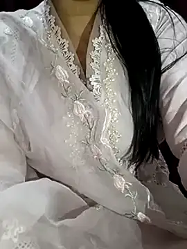 Anamika Kapoor online show from 01.28.25