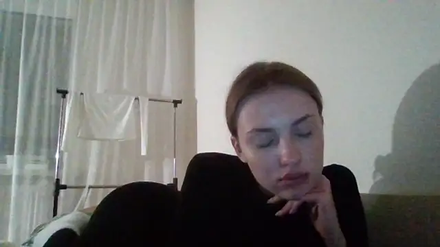 Snapshot of Sweety_Nika chatting on 12.14.24 Sweety Nika online show from 12.14.24