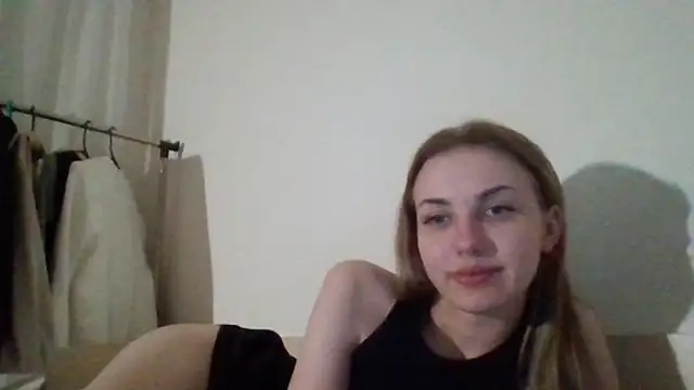 Snapshot of Sweety_Nika chatting on 12.29.24 Sweety Nika online show from 12.29.24
