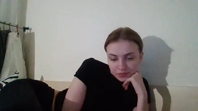 Snapshot of Sweety_Nika chatting on 01.10.25 Sweety Nika online show from 01.10.25